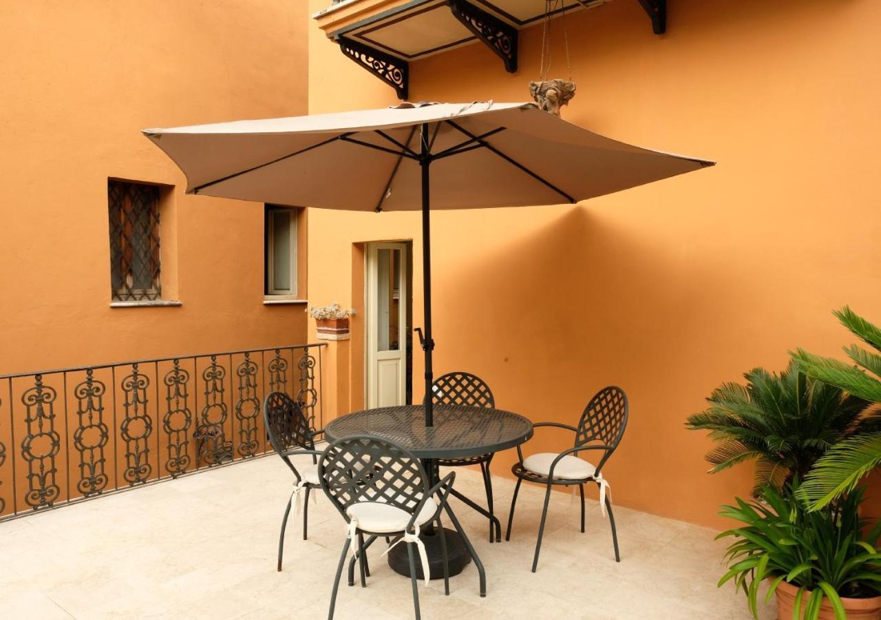 Bed and Breakfast Il Cortile Segreto Сан-Северино-Марке Экстерьер фото